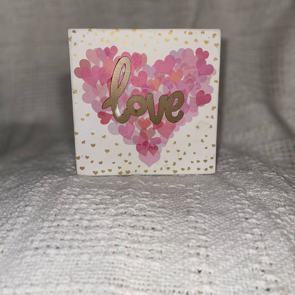 “Love” 5x5” Wood decor - Picture 1 of 5